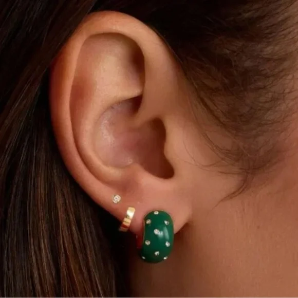 Gorjana Noel Emerald Huggie Hoop Earrings New - Picture 1 of 7